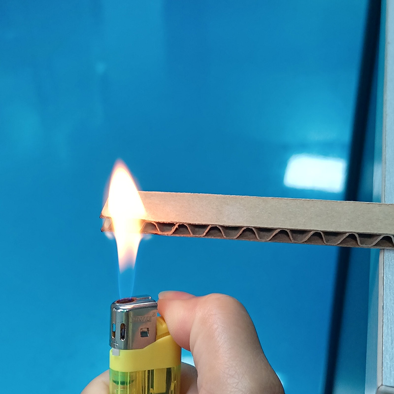 Flame retardant corrugated cardboard 1